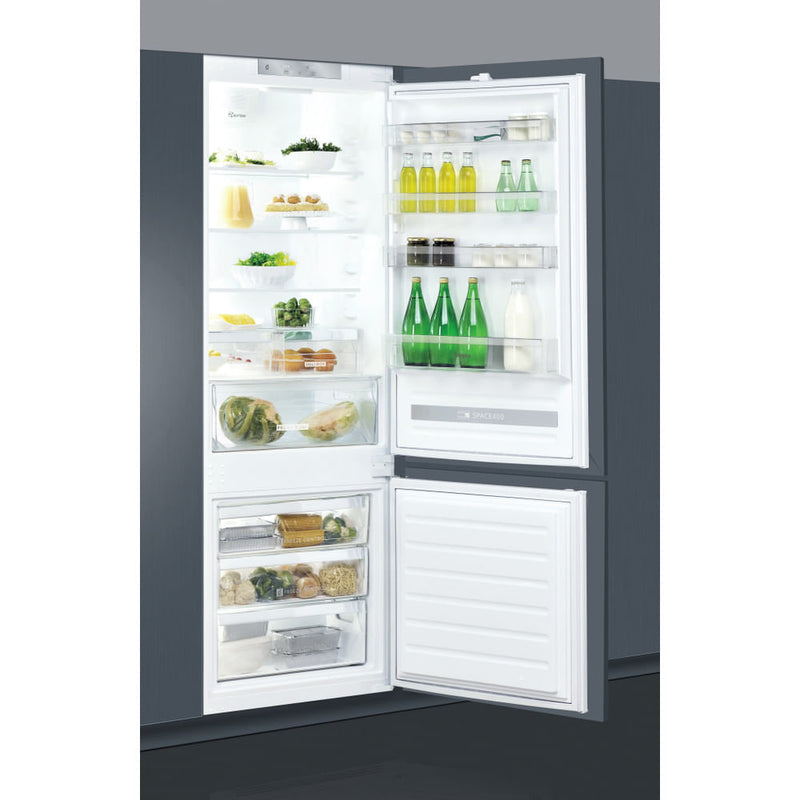 Whirlpool SP40 800 1 frigorífico e congelador Embutido 380 l F
