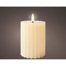 VELA DE CERA LED, COR BEGE, SUPERFÍCIE COM RELEVO, Ø7,5X12,3CM. L